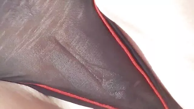 A foder uma linda rapariga asiática assistir vídeo de pornô que continua livre xgerl.me