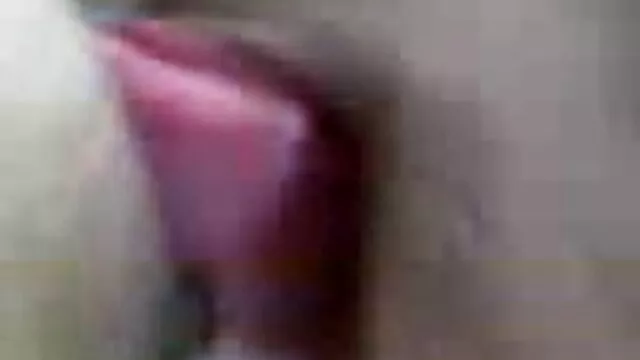 A câmara de vigilância filmou video porno na escola um casal excitado a foder antes de sair da garagem.