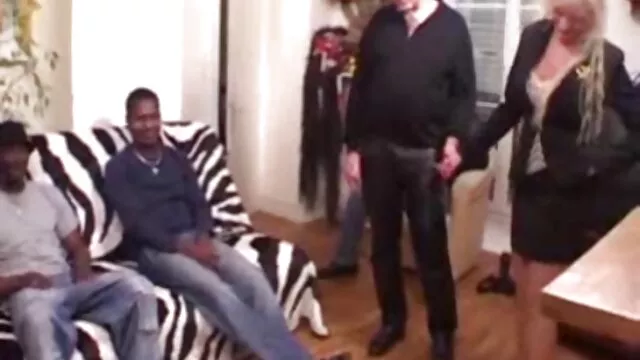 A esfregar videos caseiros eroticos a minha rata molhada até me vir
