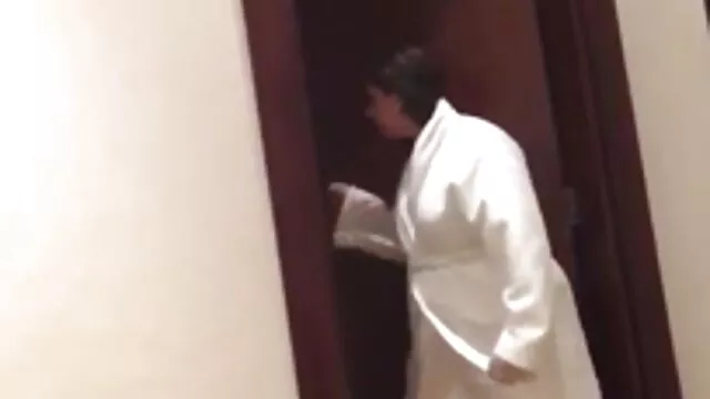 Ela fez-me um filme porno orgia broche enquanto pintava.