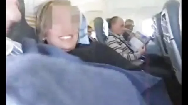 O rapaz necessitado vem para casa depois de um dia vídeo pornô de pai e filha duro no trabalho.