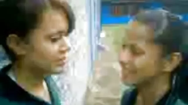 Rapar a minha rata Rapada no Duche, gosto filme pornô com velho quando me vês a tomar banho, acontece que ...