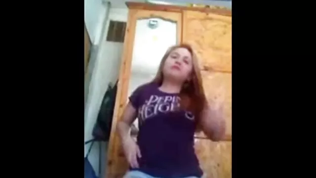 O escravo lambe os meus sapatos video porno elisa e pés chatos e fedorentos.