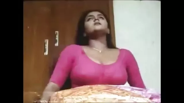 A jovem loira Boazona vídeo pornô samba pornô não presta e fode