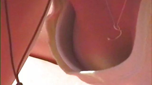 O Vlad sufoca o desejo sexual ao masturbar-se incrivelmente video sexo legendado com a pila.