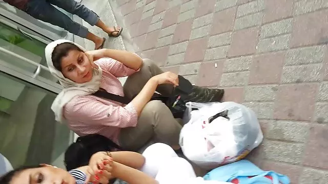 A sola de Ebony faz um broche branco video prono caseiro no vídeo da POV.