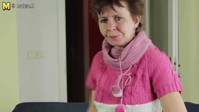 - Jovem Milf com um fã perfeito video ponor caseiro de Mamas Naturais