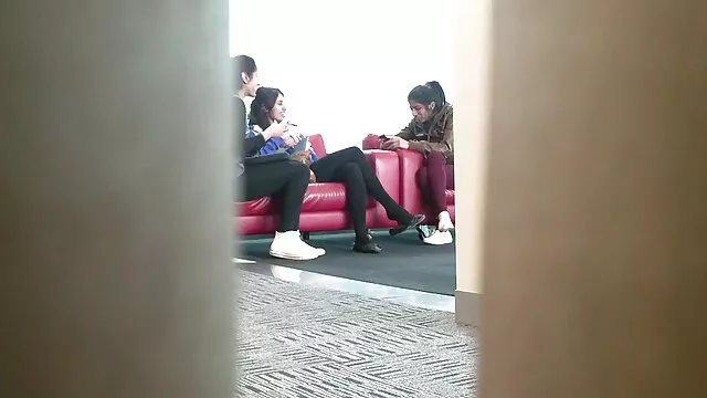 Franceses vendados à espera de vídeo de pornô gratuito um convidado especial