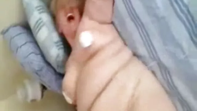 Esmagar um grande galo melhor porno amador em peso inteiro sob as cunhas parte 2-espezinhar CBT