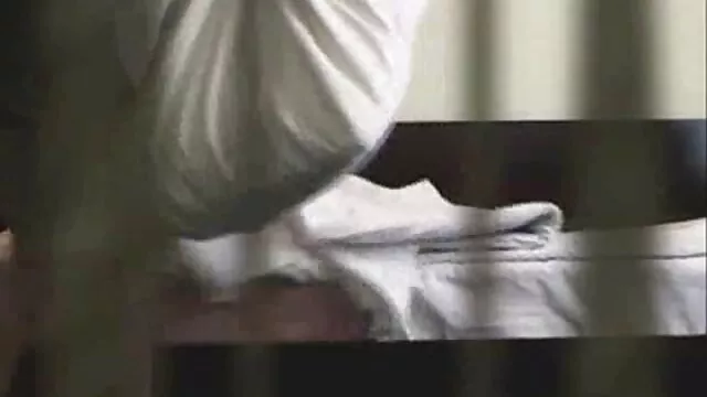 A namorada do porno lespica Hookerdate.online concordou em foder na primeira reunião