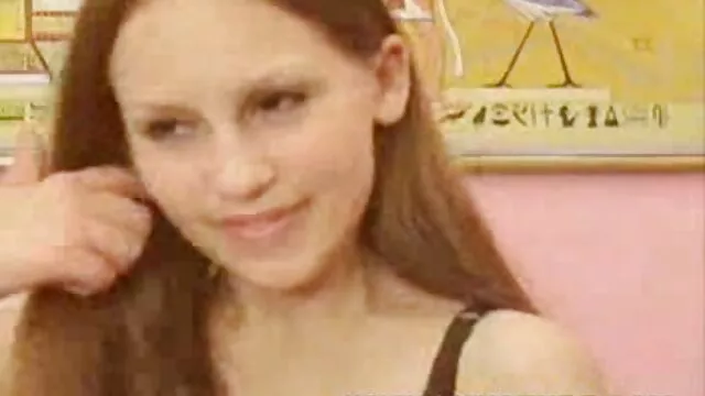 Tiro vídeo pornô mulher dormindo matinal