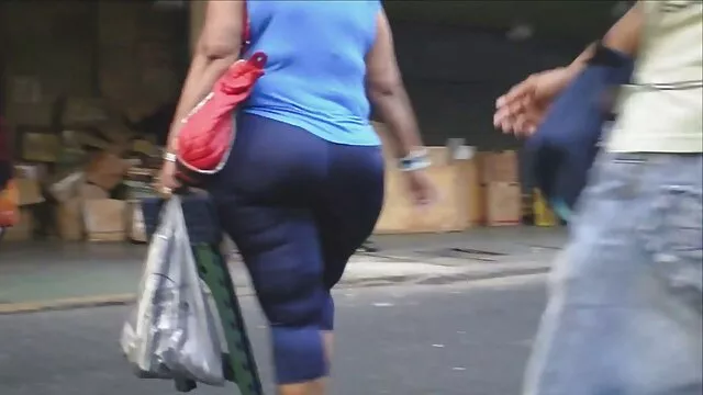 Tinka asiática magricela fez-me um espanto vídeo pornô ao vivo em todos os broches