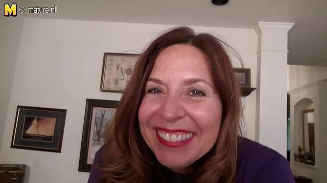 A gorducha é fodida em posição de missionária e os quero ver filme pornô caseiro vagabundos são duros.